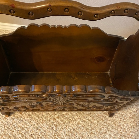 Storage for books and newspapers - Picture 2 of 7